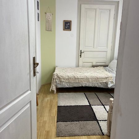 Lennon Apartman Vinkovce Kültér fotó