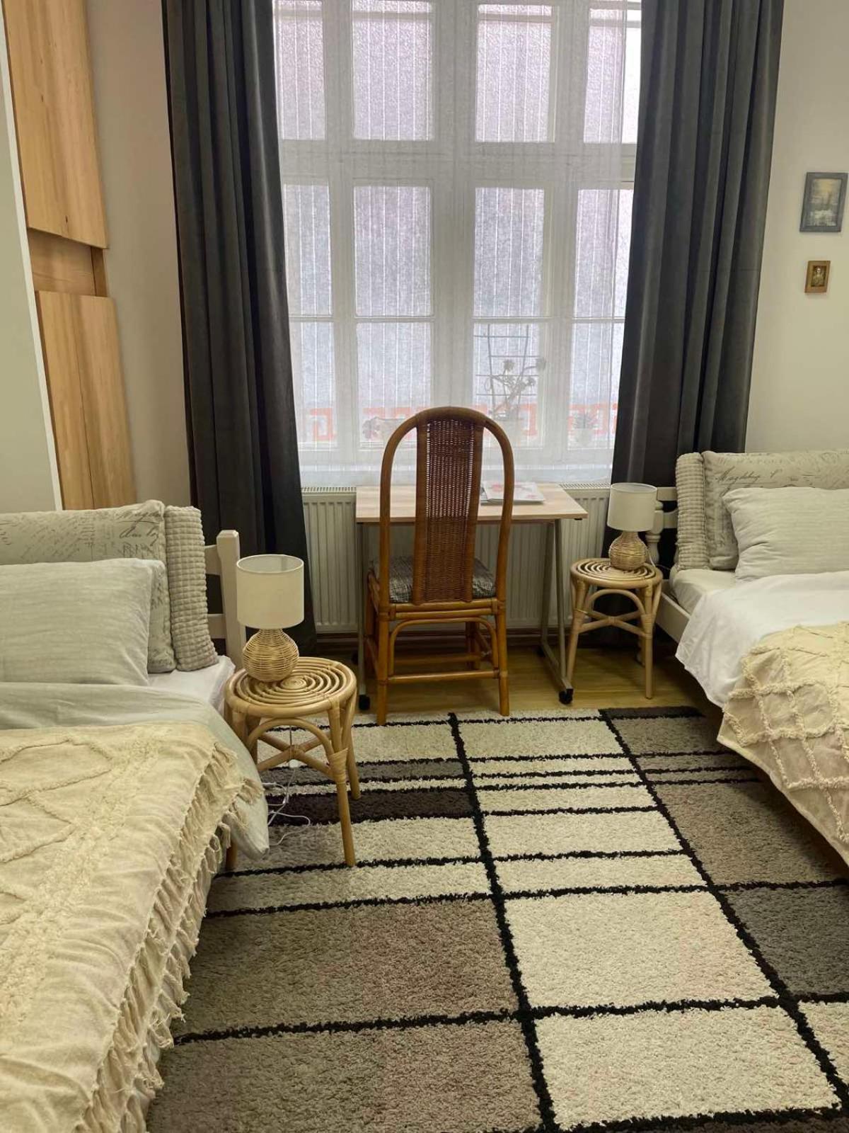 Lennon Apartman Vinkovce Kültér fotó